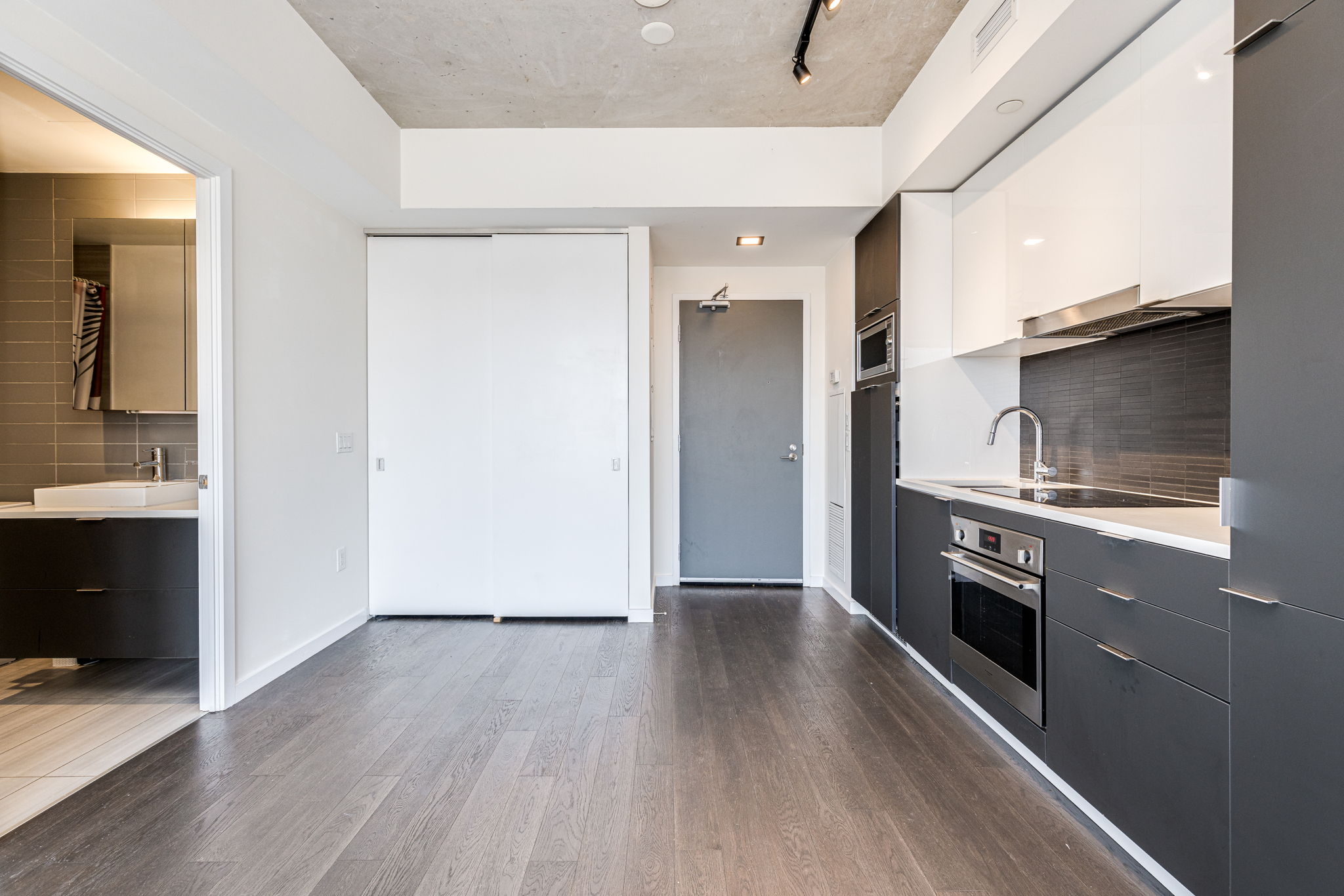 Toronto property showcase — delivered property photograph 9
