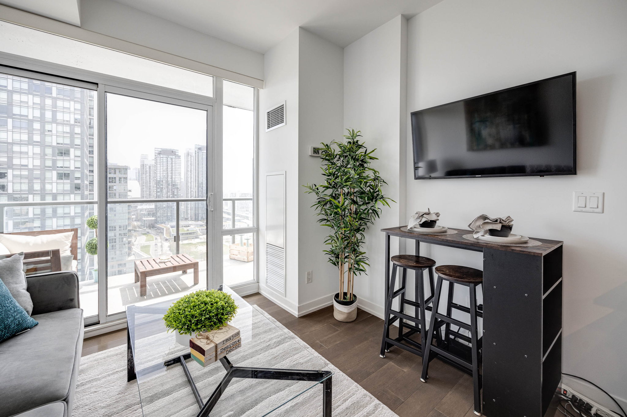 Toronto property showcase — delivered property photograph 8