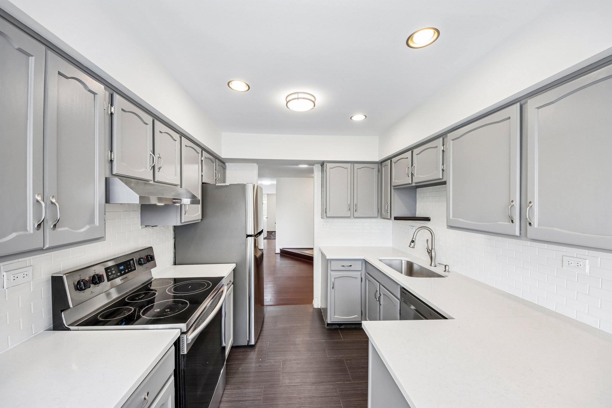 Grove Ave B-S2404-011.jpg