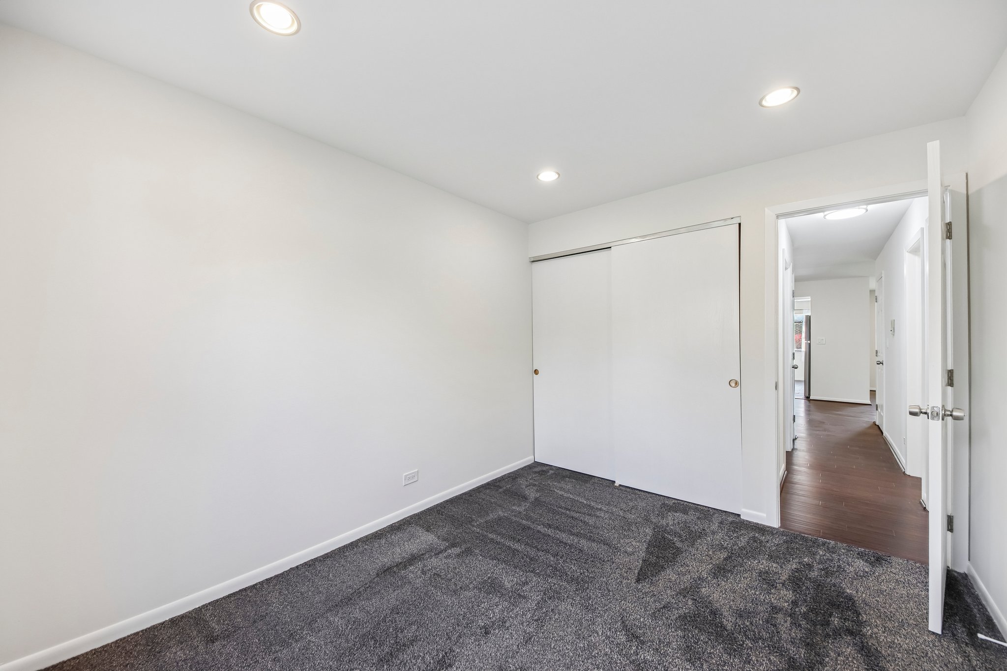 Grove Ave B-S2404-019.jpg