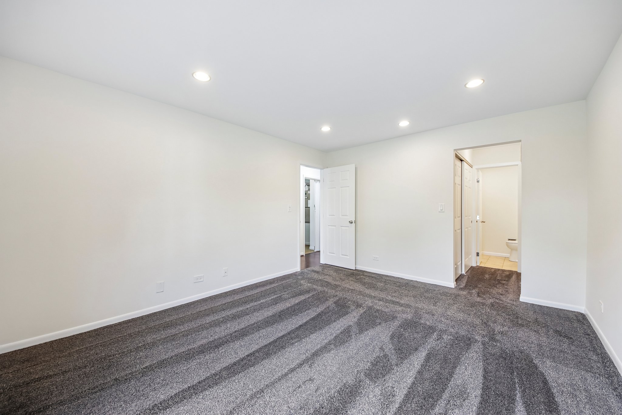 Grove Ave B-S2404-022.jpg