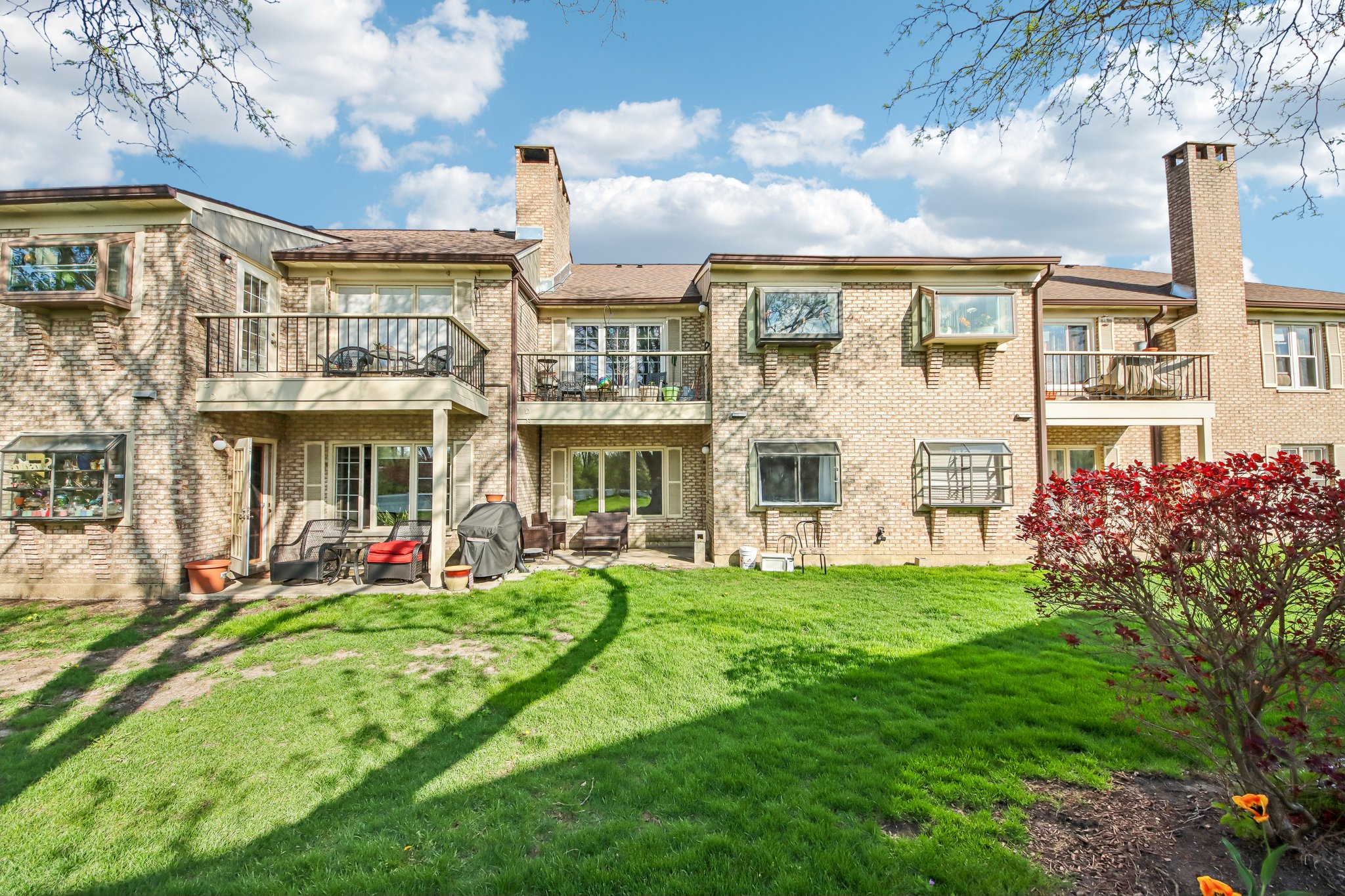 Grove Ave B-S2404-029.jpg