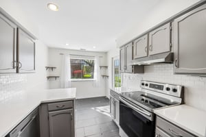 Grove Ave B-S2404-013.jpg