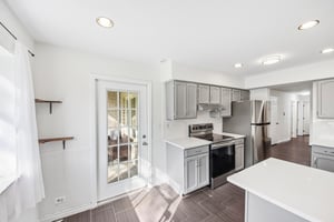 Grove Ave B-S2404-014.jpg
