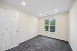 Grove Ave B-S2404-018.jpg