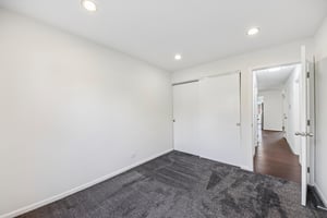 Grove Ave B-S2404-019.jpg
