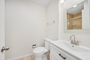 Grove Ave B-S2404-024.jpg