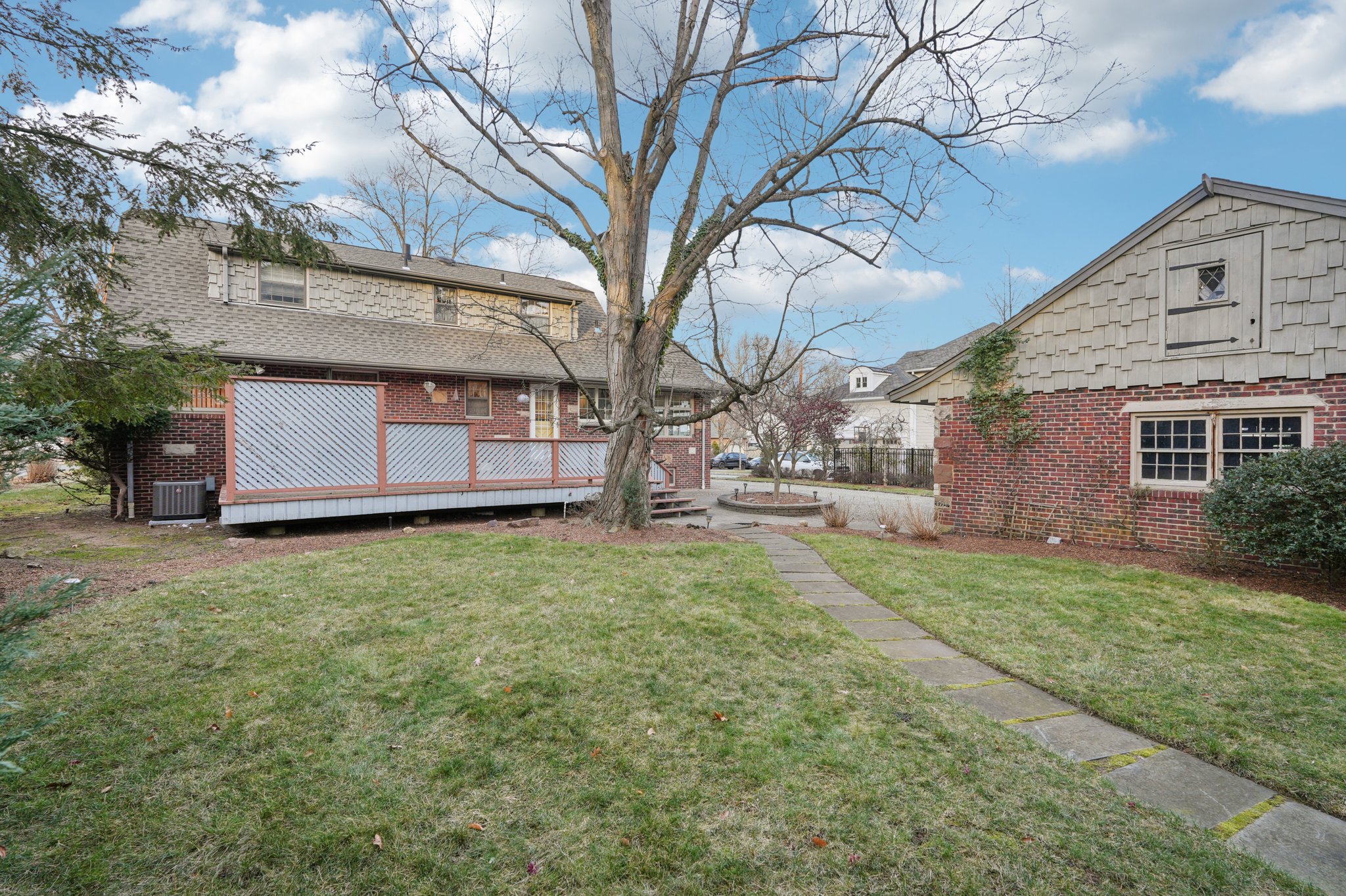 Hickory Ave-S0912-056.jpg