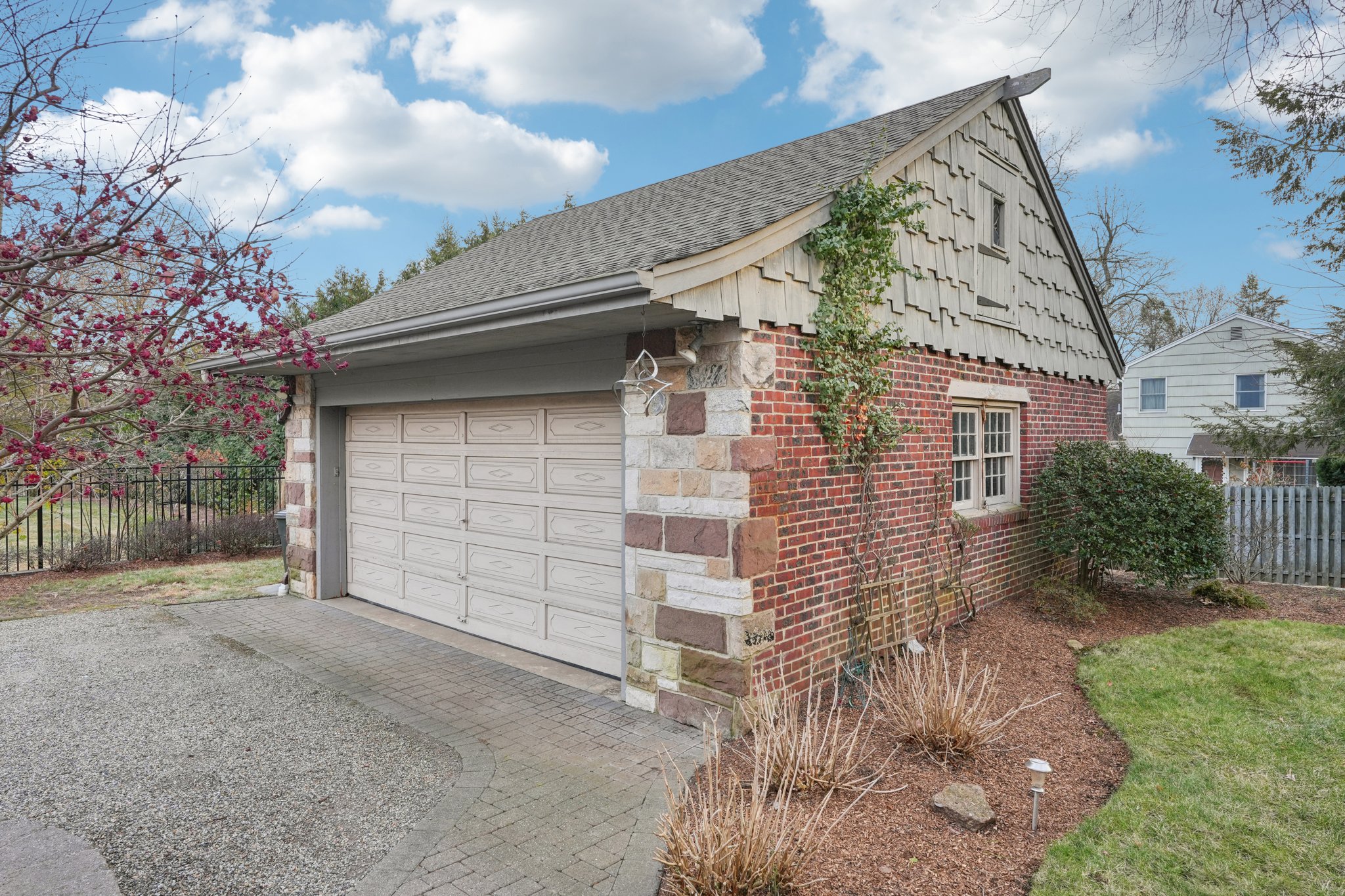 Hickory Ave-S0912-058.jpg