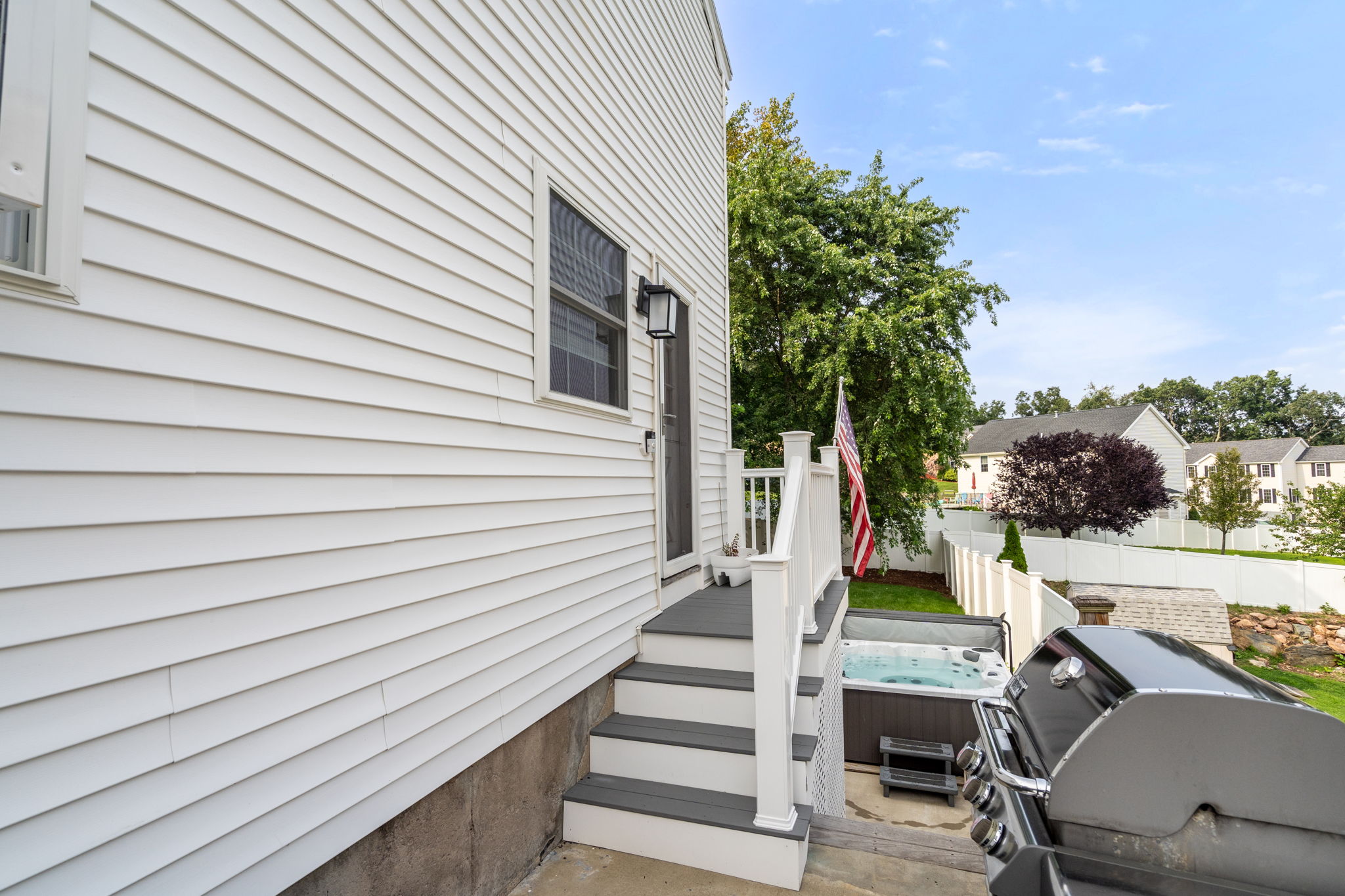 Side entrance to Kitchen