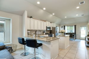 Kitchen/Breakfast Bar