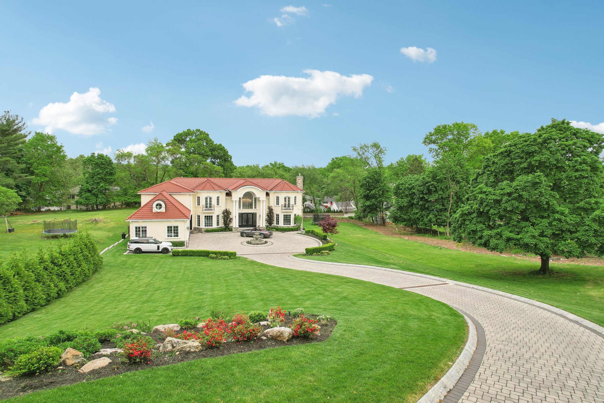 N Farview Ave-004.jpg