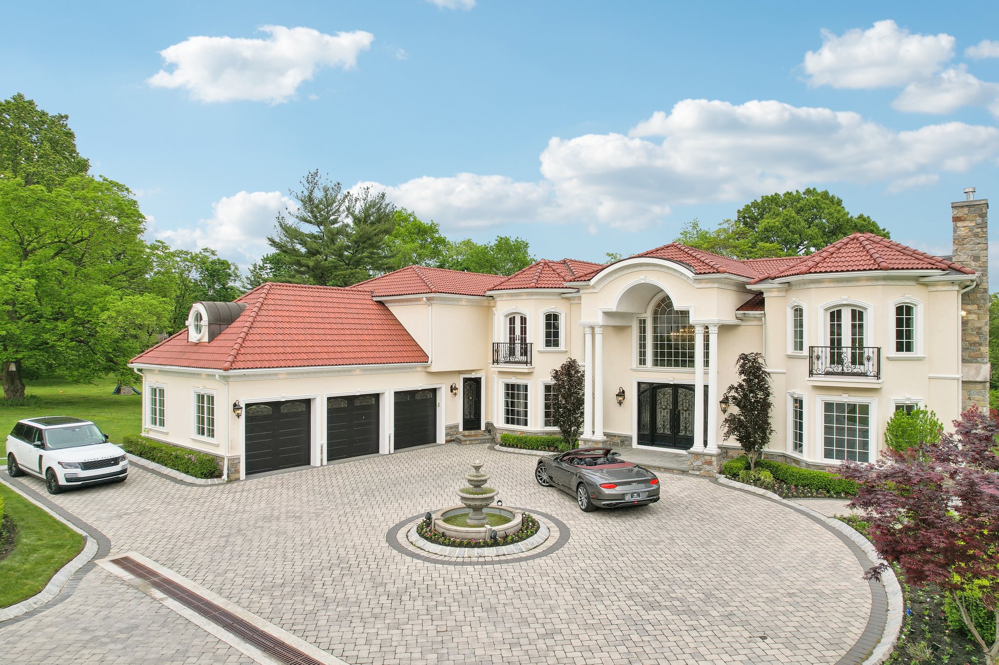 N Farview Ave-005.jpg