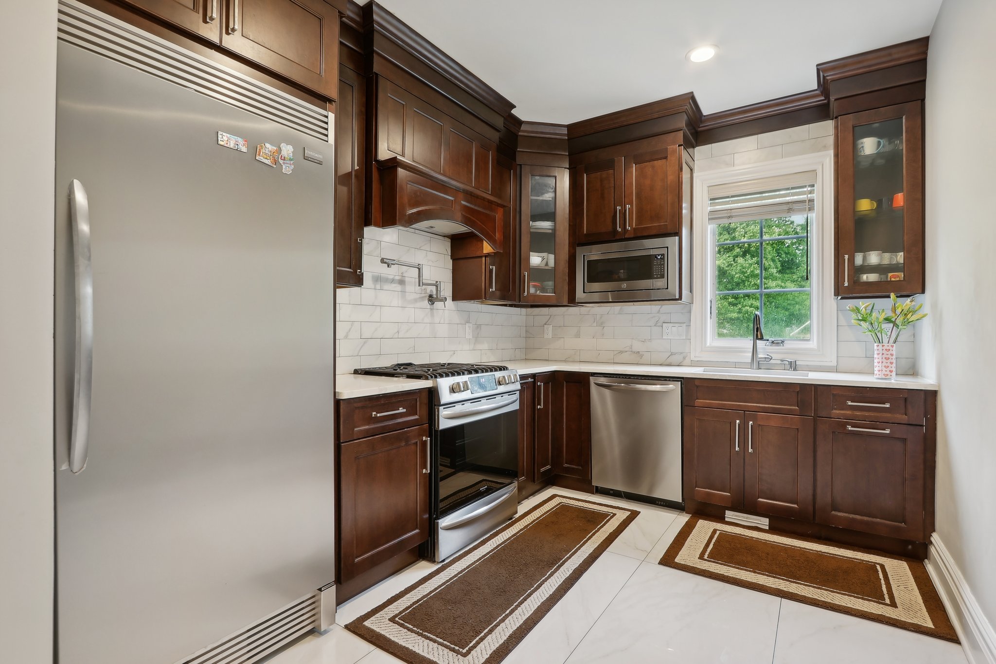 N Farview Ave-029.jpg