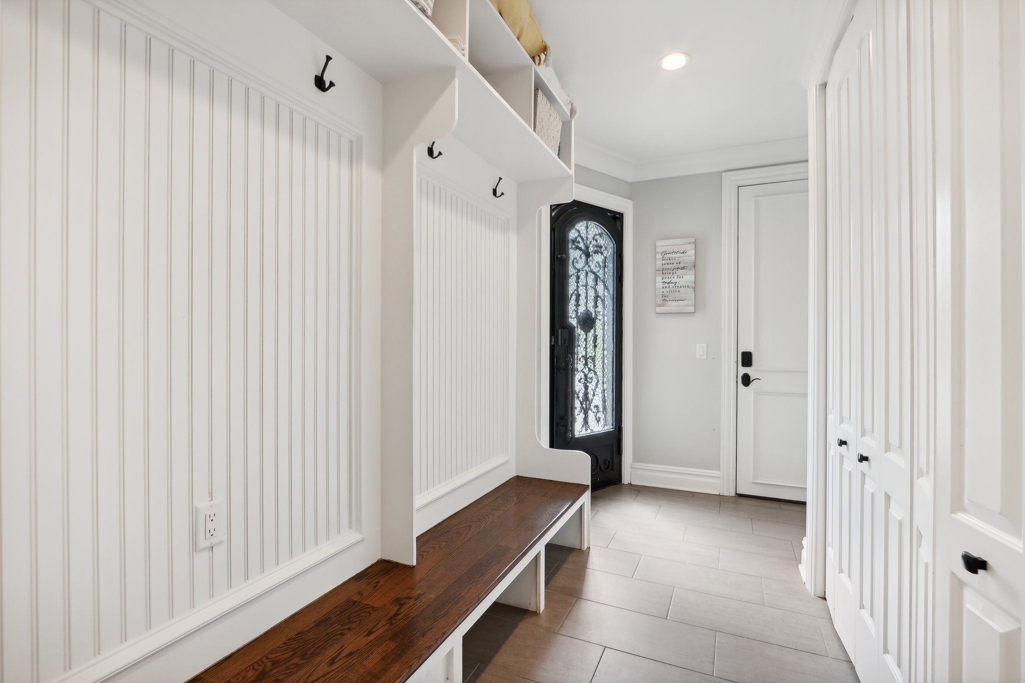 N Farview Ave-030.jpg