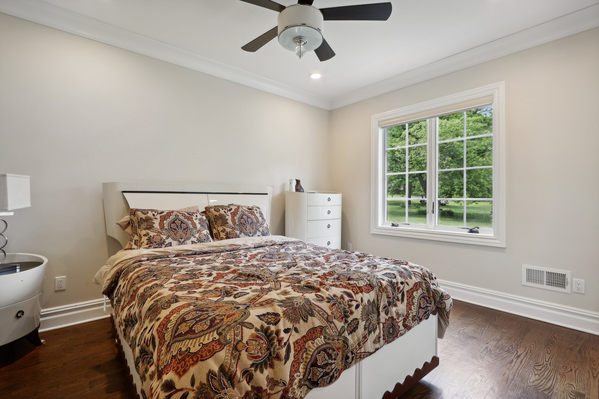 N Farview Ave-032.jpg