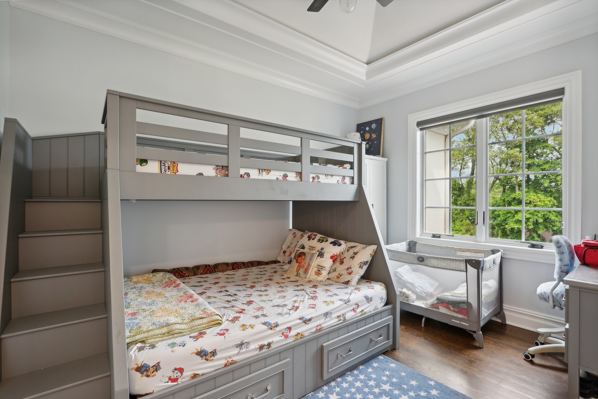 N Farview Ave-053.jpg