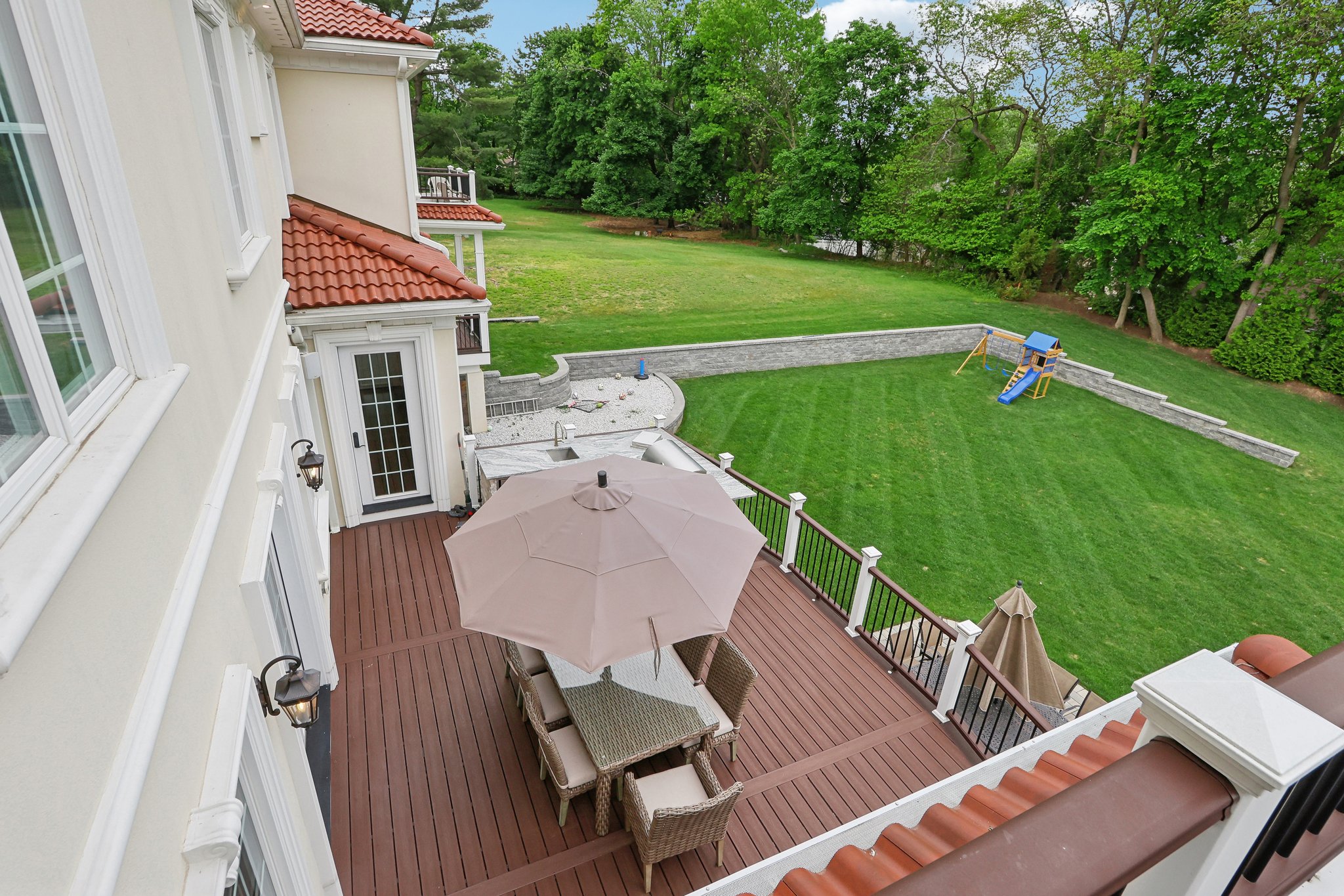 N Farview Ave-064.jpg