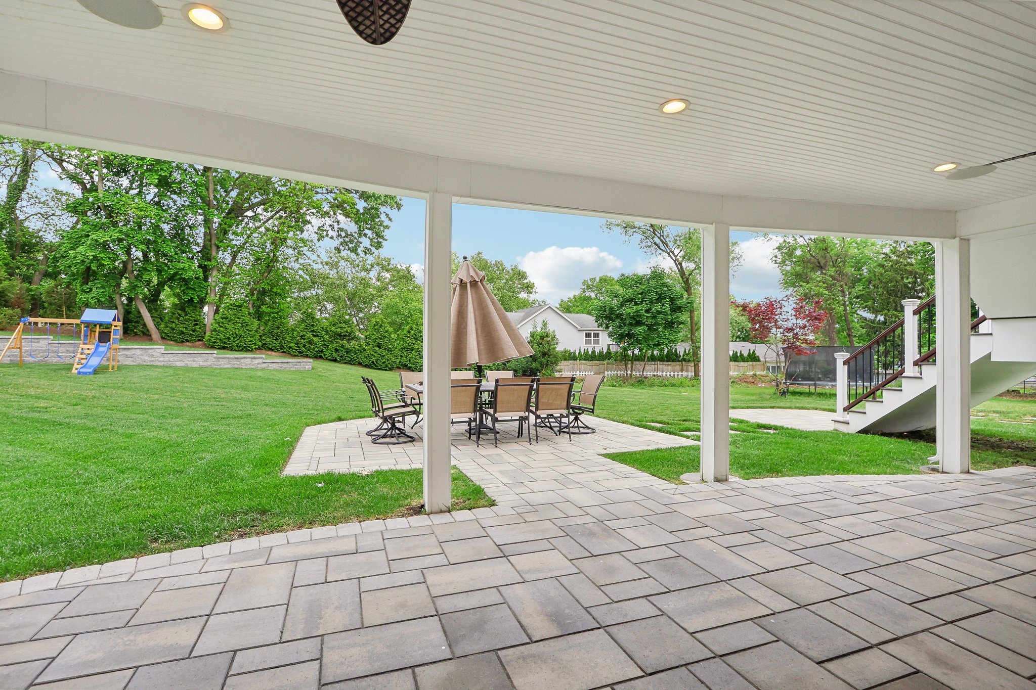 N Farview Ave-068.jpg