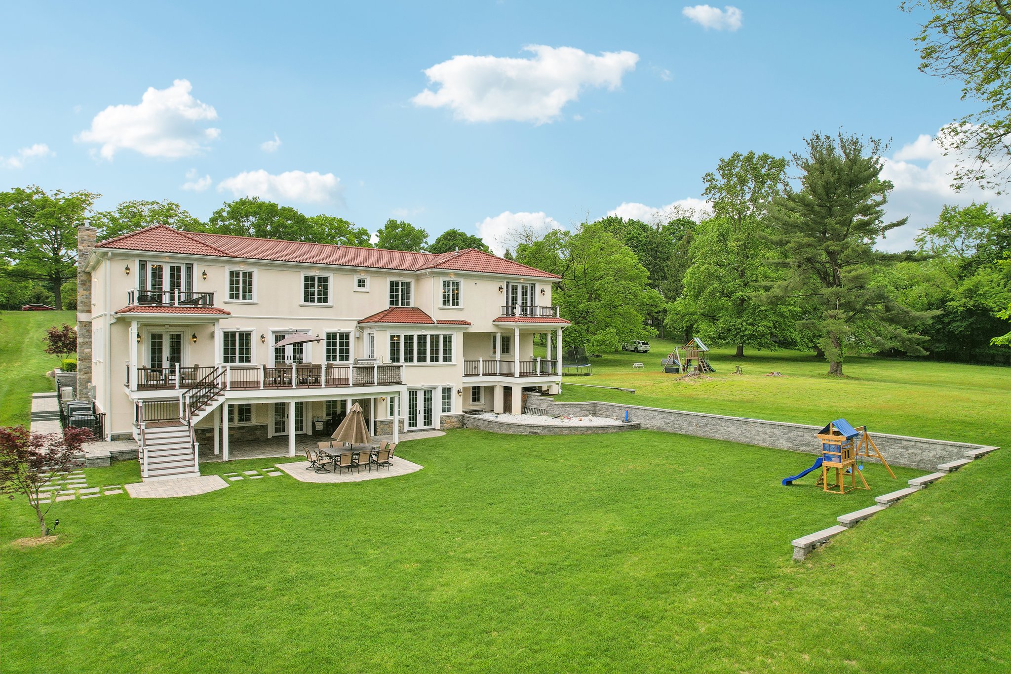 N Farview Ave-071.jpg