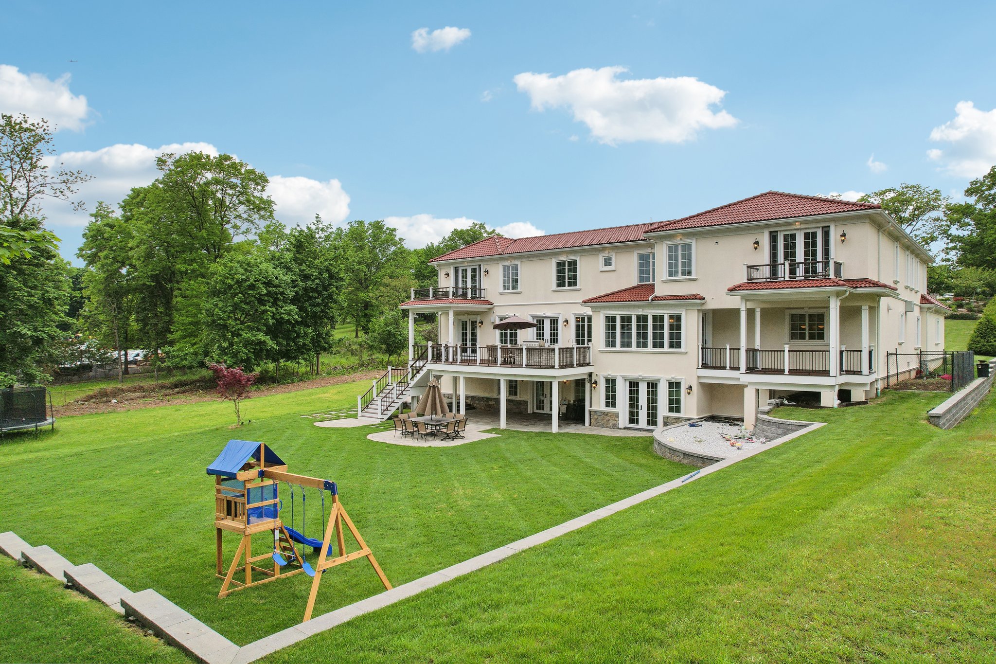 N Farview Ave-072.jpg