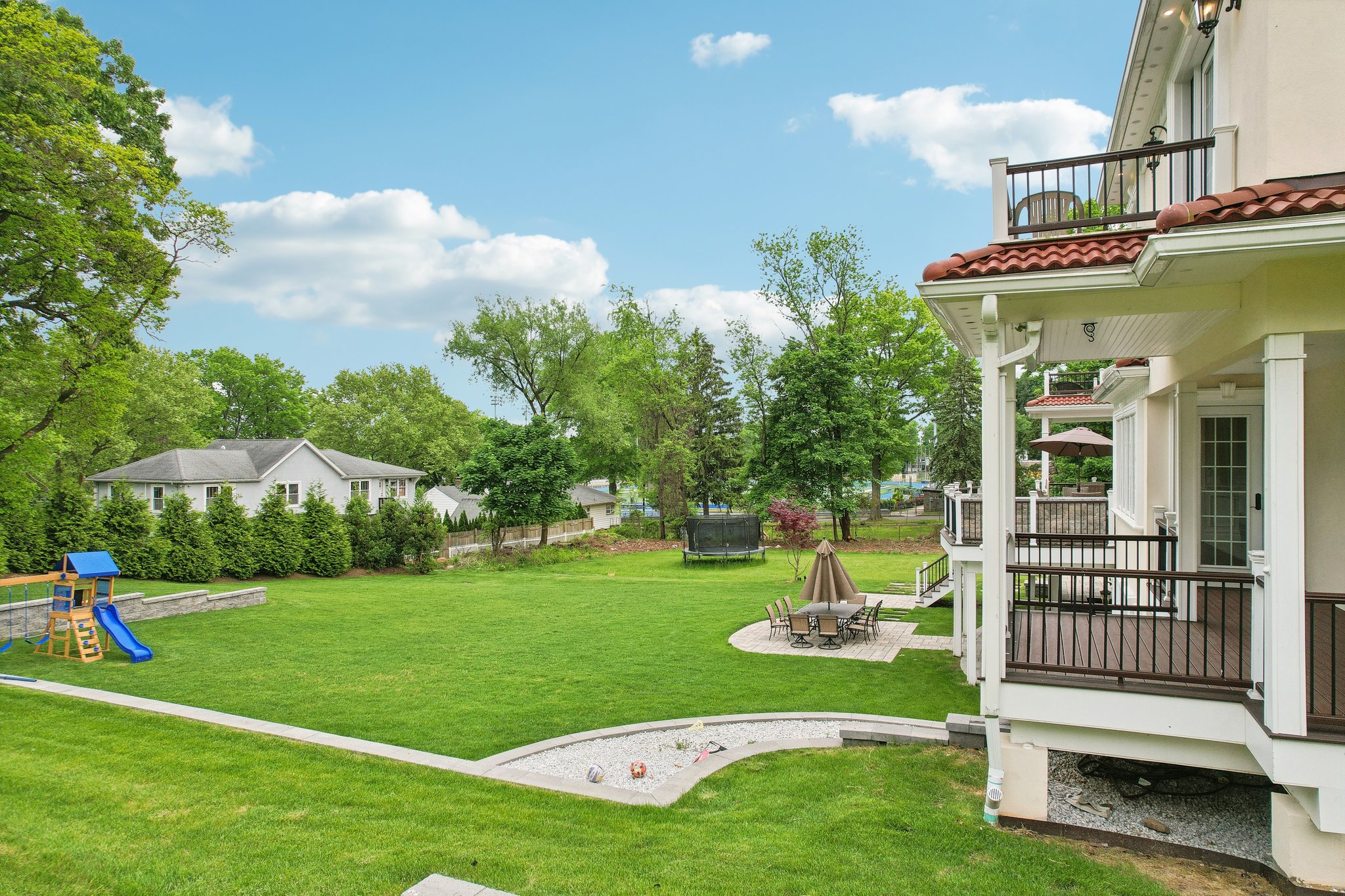 N Farview Ave-073.jpg