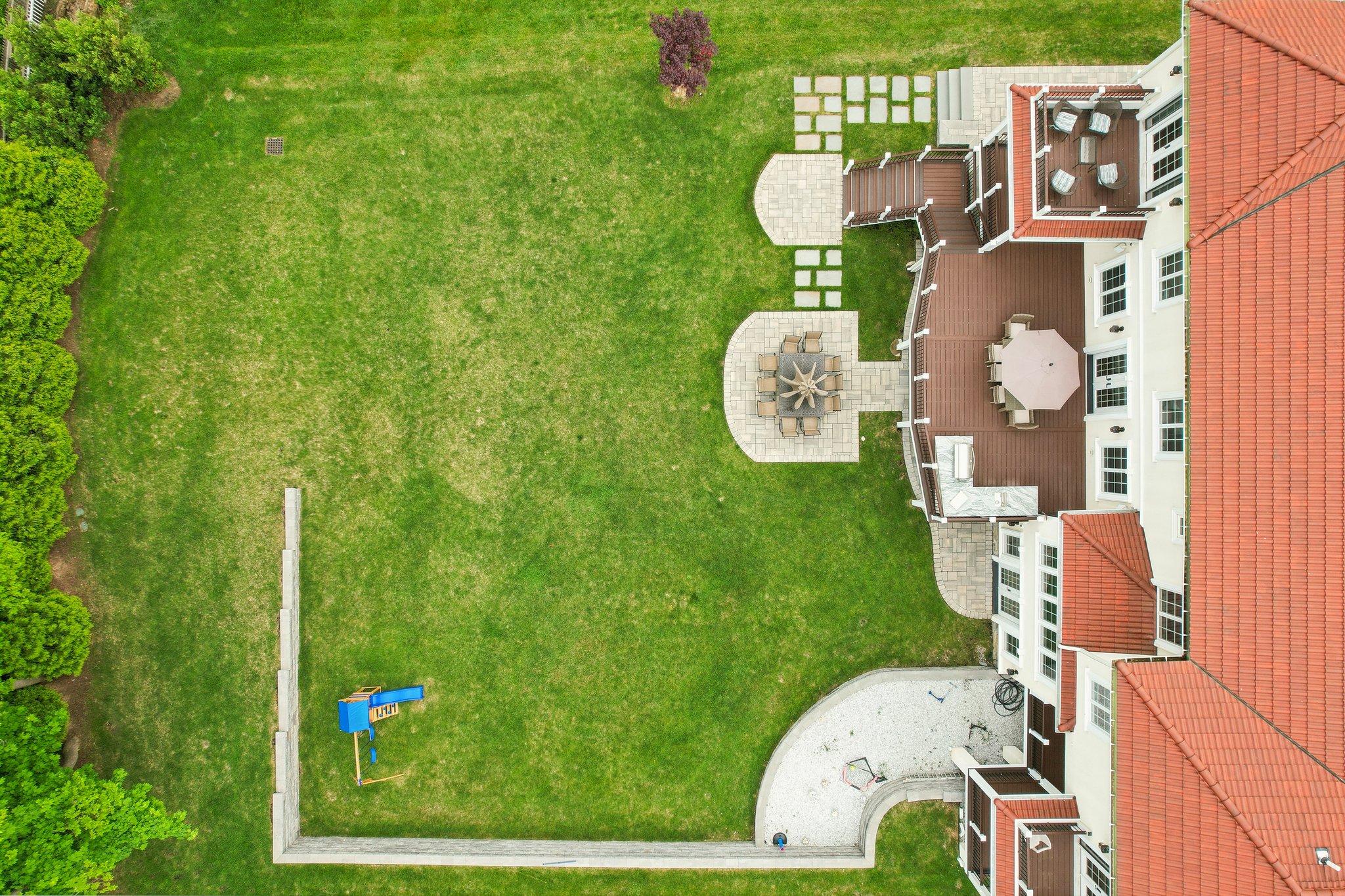 N Farview Ave-078.jpg