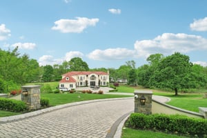 N Farview Ave-002.jpg