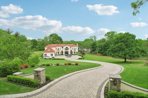 N Farview Ave-003.jpg