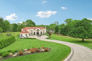 N Farview Ave-004.jpg