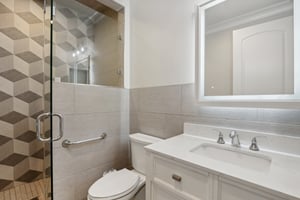 N Farview Ave-031.jpg