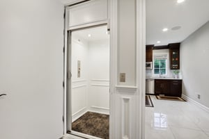 N Farview Ave-036.jpg