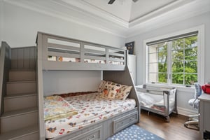 N Farview Ave-053.jpg