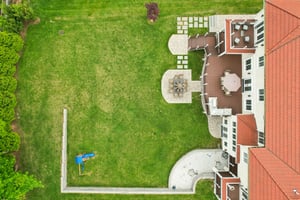 N Farview Ave-078.jpg