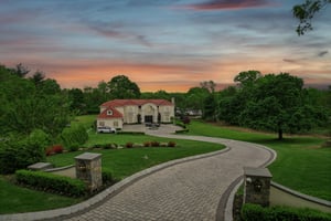 N Farview Ave-003VT.jpg