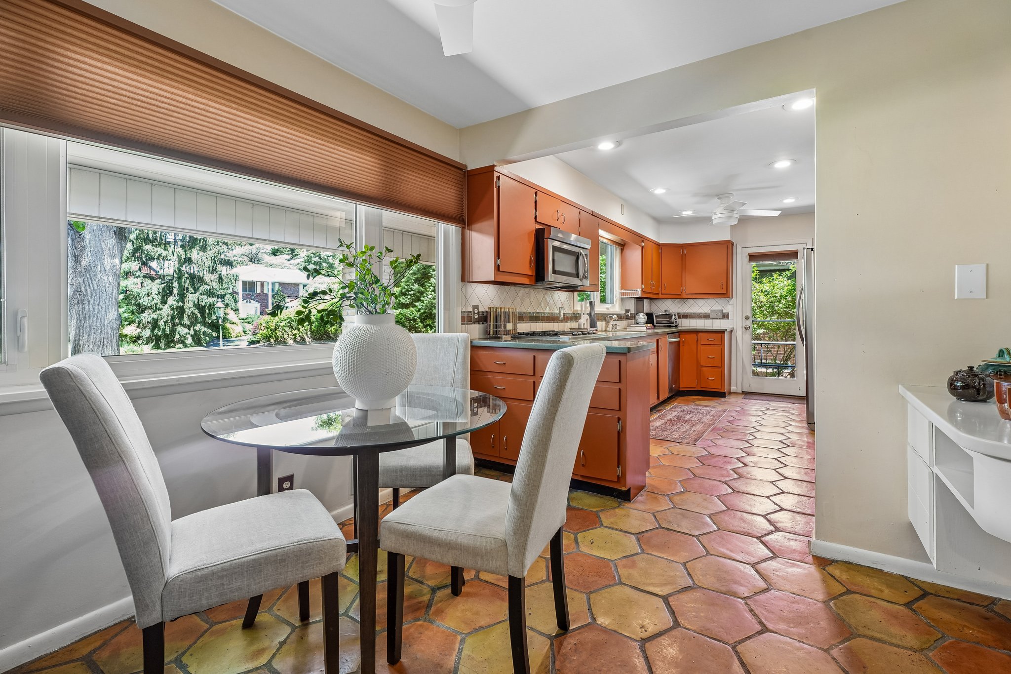 Eat In Kitchen