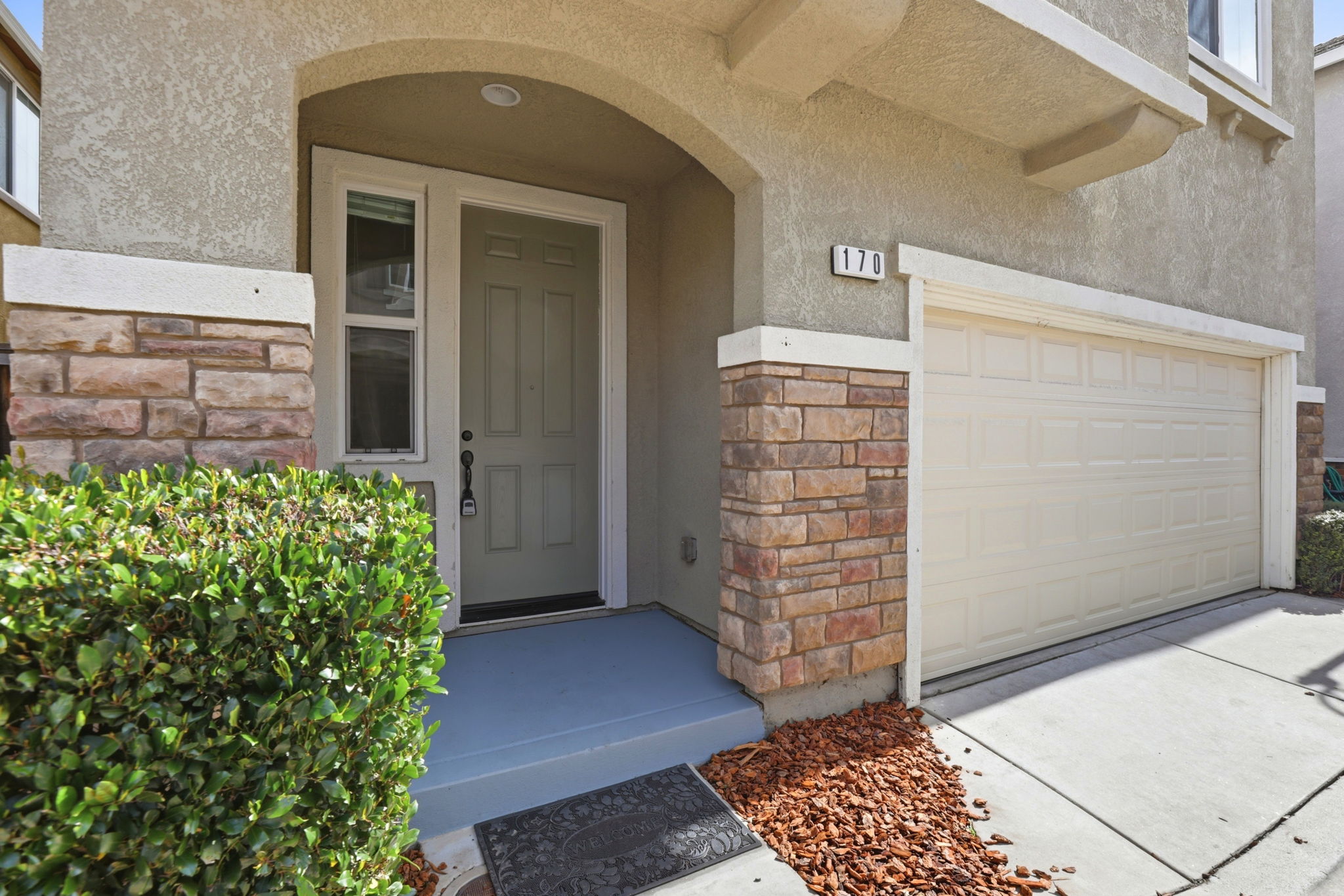 004_f8_170 Sturla Way