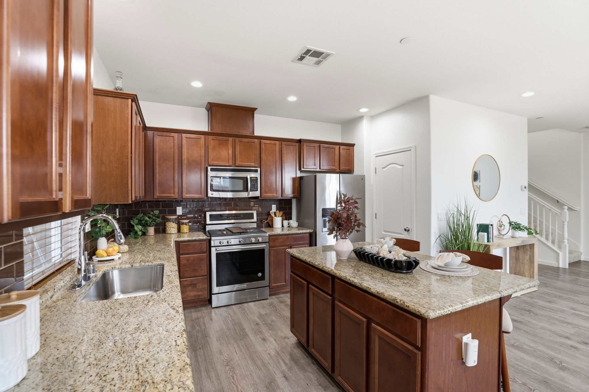 011_f8_170 Sturla Way