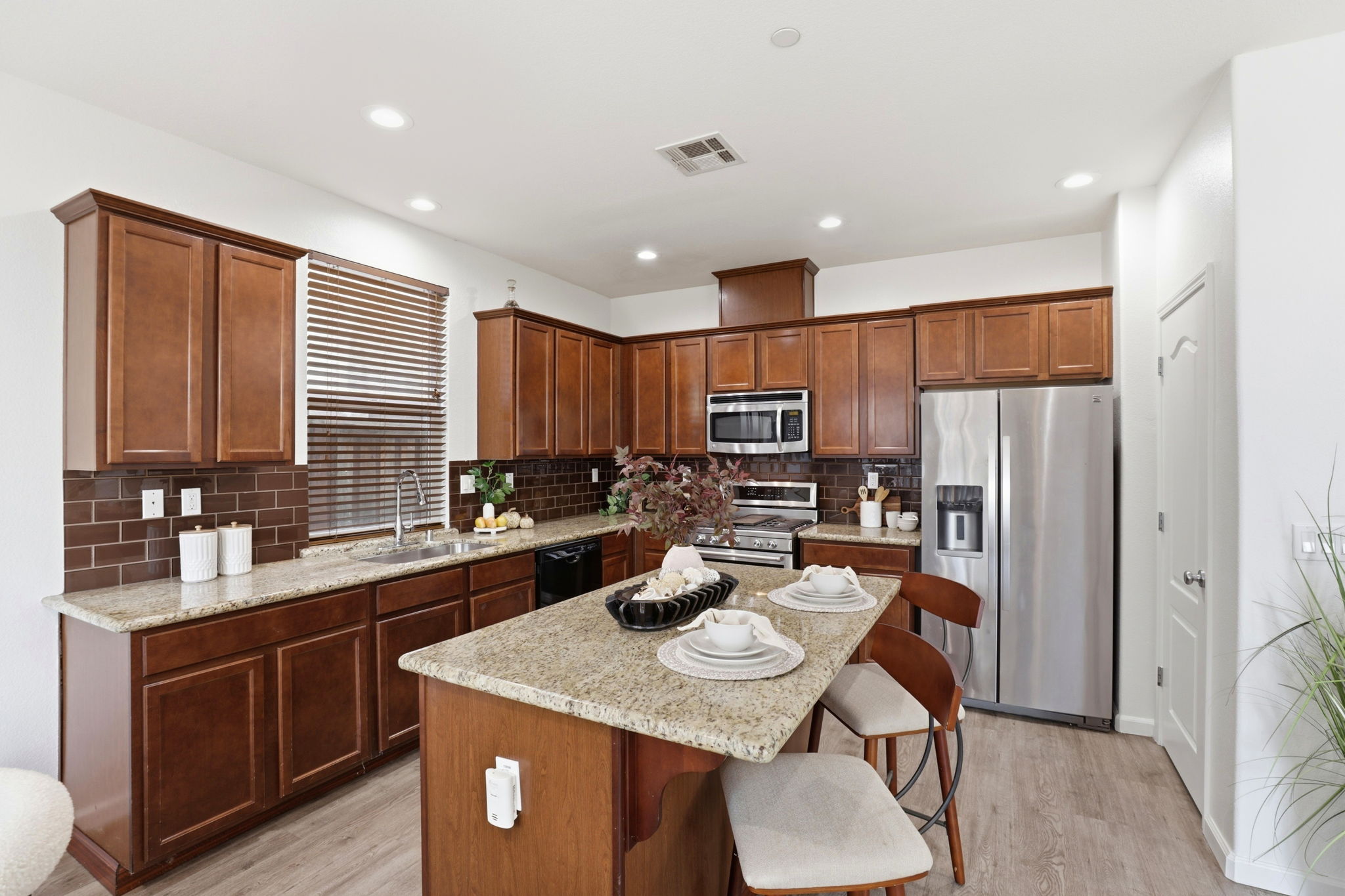 013_f8_170 Sturla Way