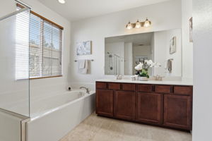 036_f8_170 Sturla Way