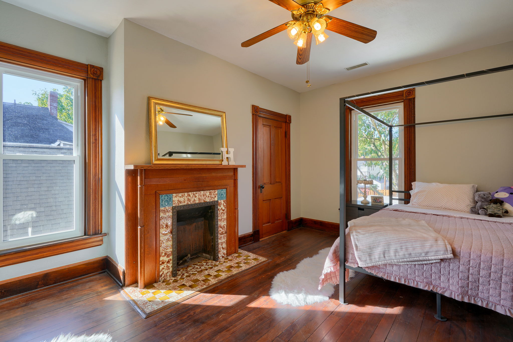 170 Vine St (72)