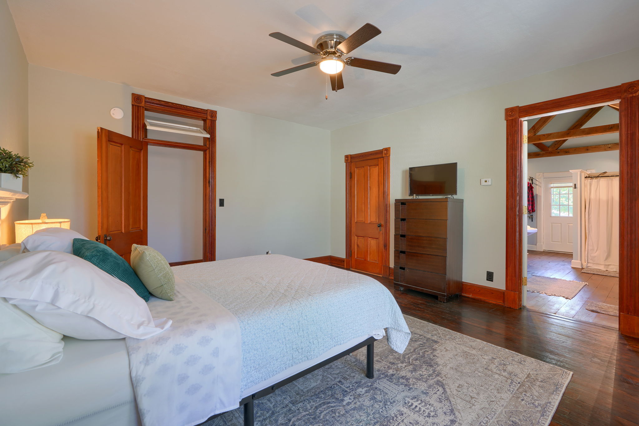 170 Vine St (86)