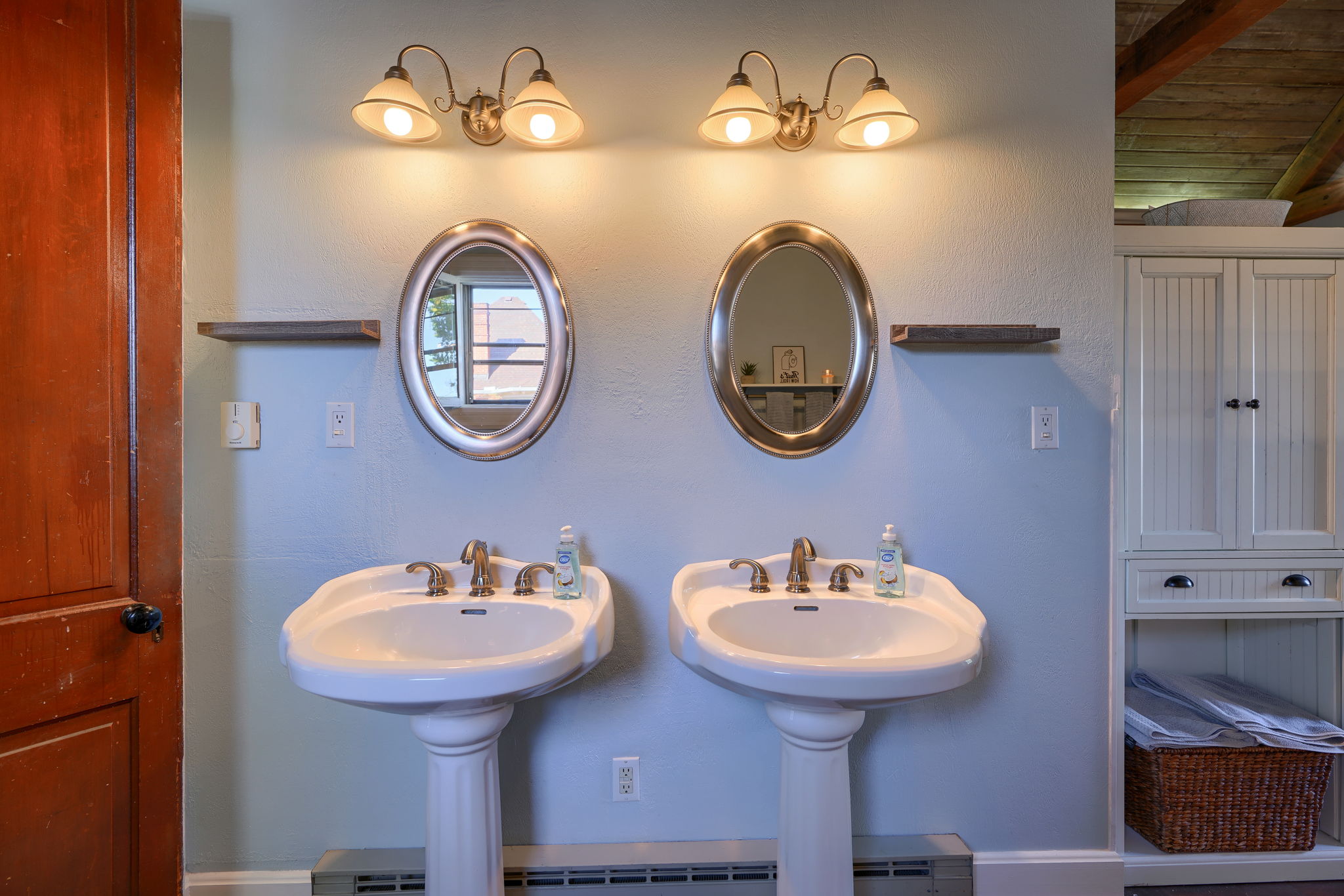 170 Vine St (88)