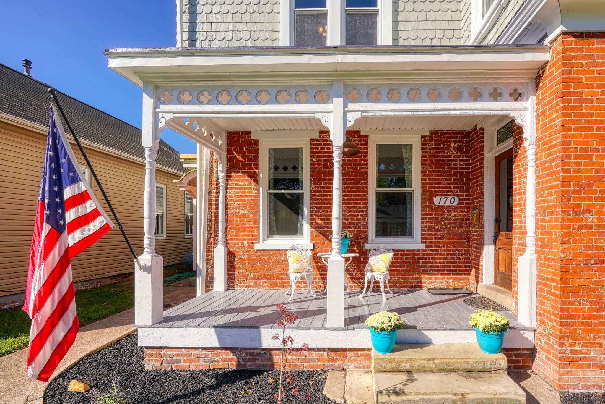 170 Vine St (94)