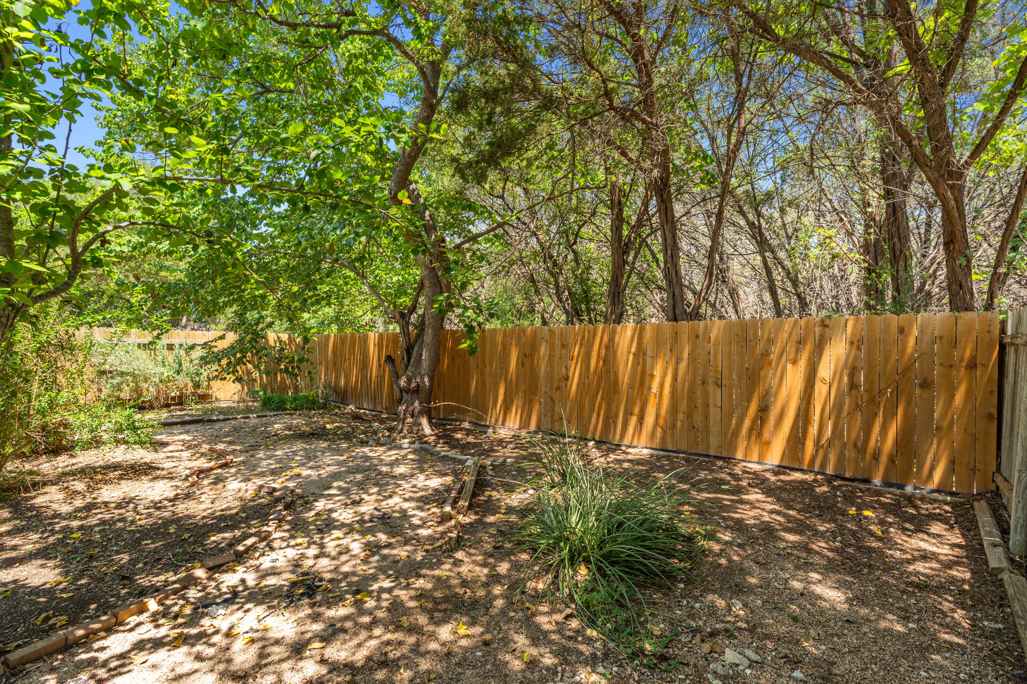 Backs up to green space - serene setting