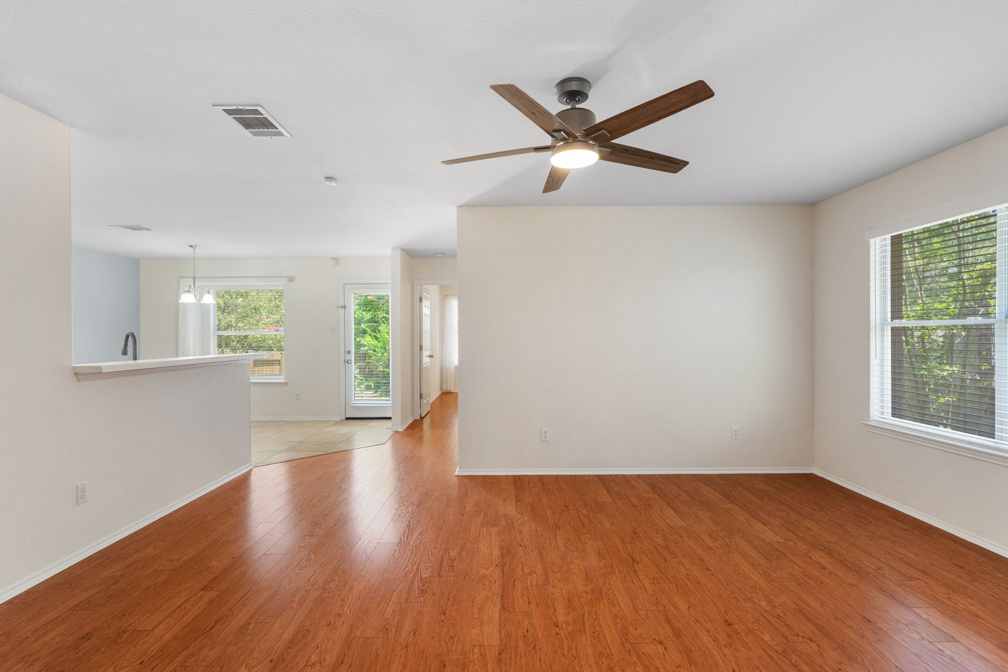 Open and bright Living Area