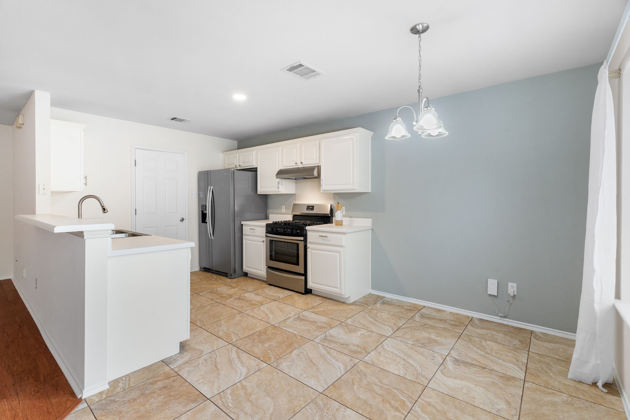 Large sized tile flooring