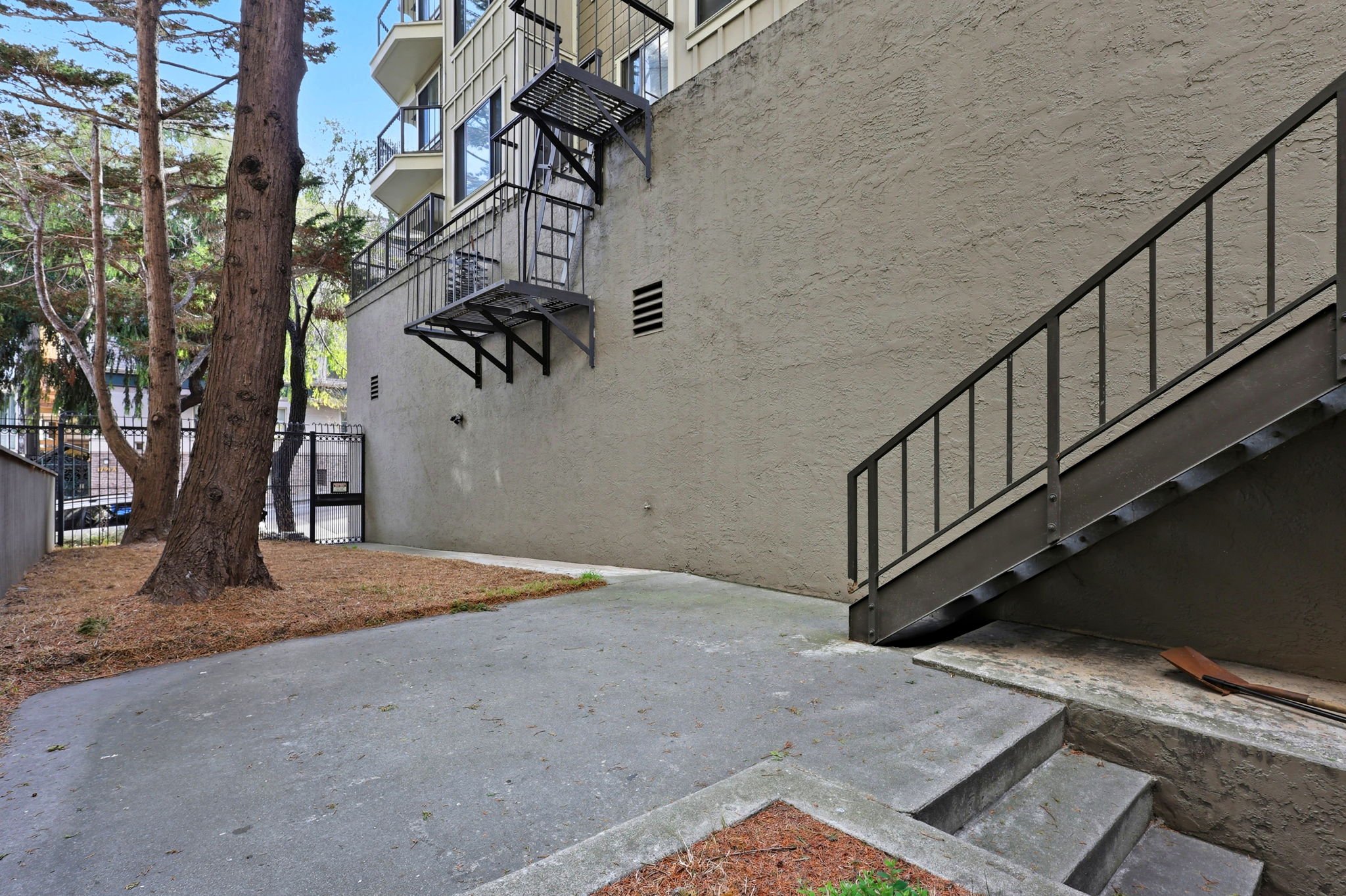  Photo 30