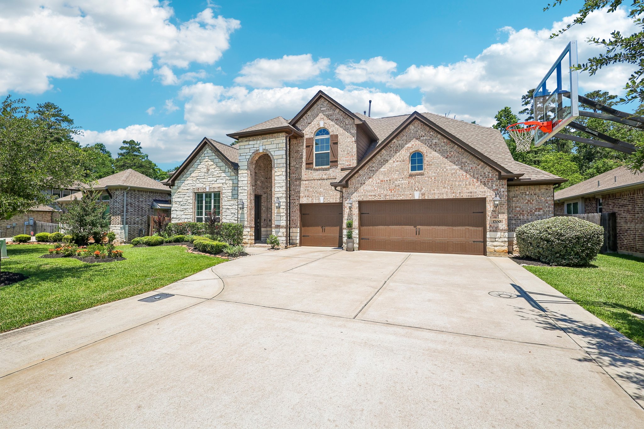 Graystone Hills Dr-S1505-002.jpg