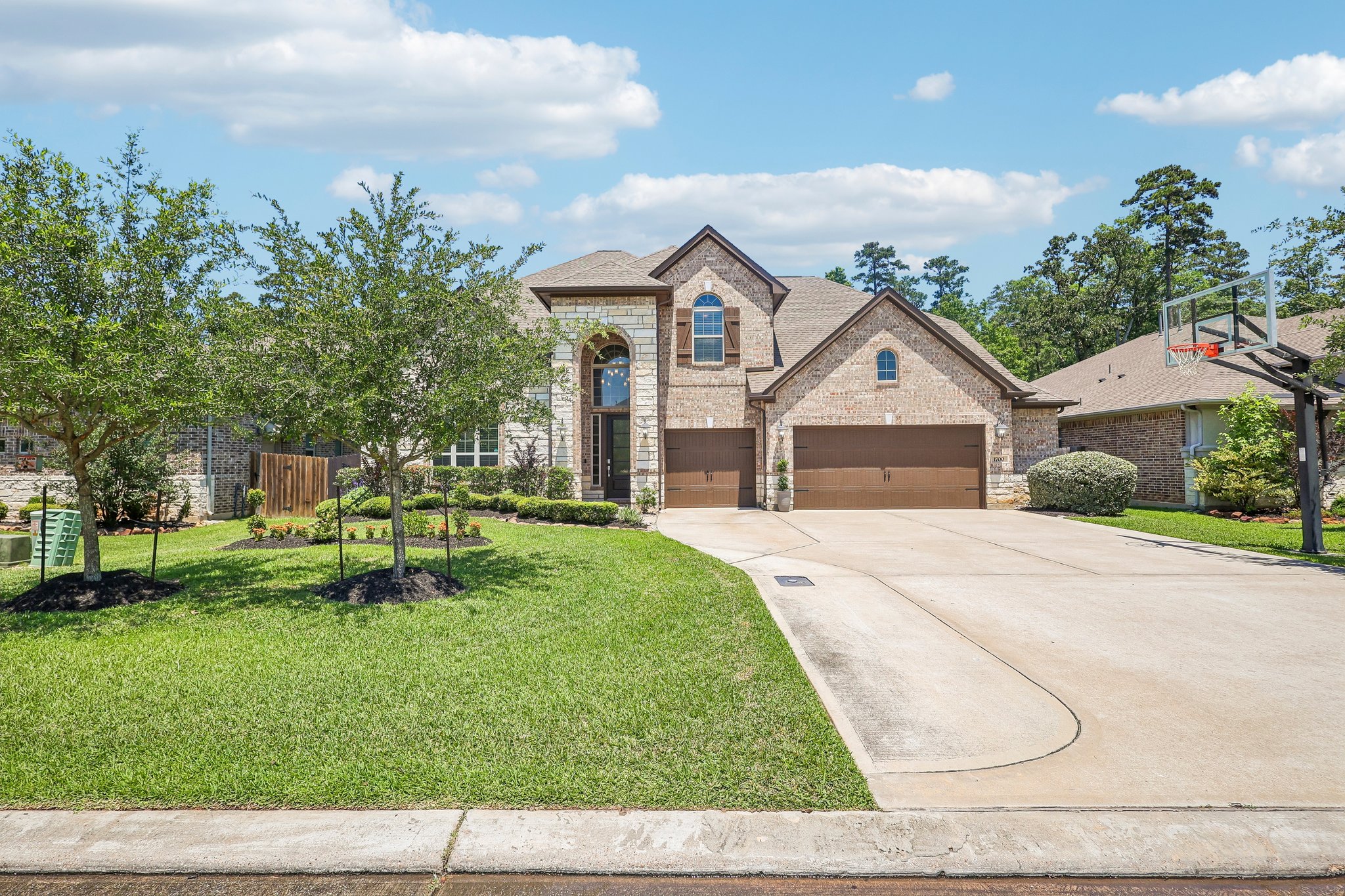 Graystone Hills Dr-S1505-003.jpg